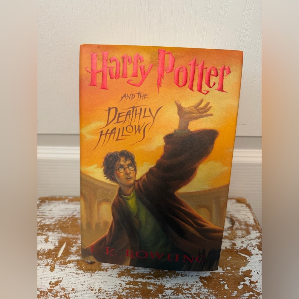 Harry Potter and the Deathly Hallows Hardcover – First Edition (2007)